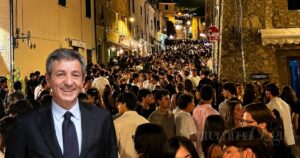 Fabio Tavarelli, folla in salitina a Castiglione della Pescaia (foto d'archivio, giugno 2026)