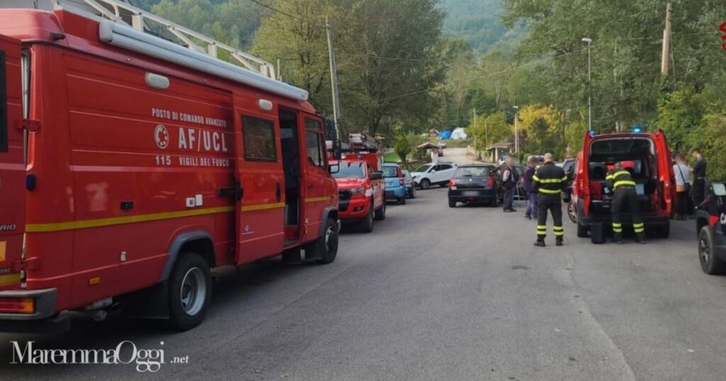 Vigili durante una ricerca (foto d’archivio)