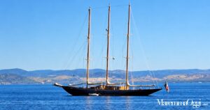 Lo yatch Creole