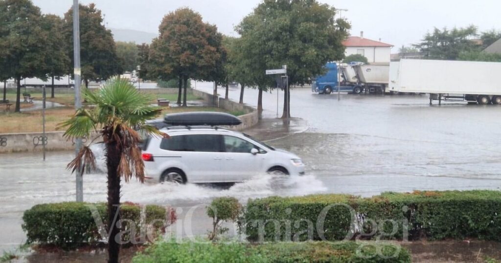 La zona della Fiera con l'acqua alta in strada