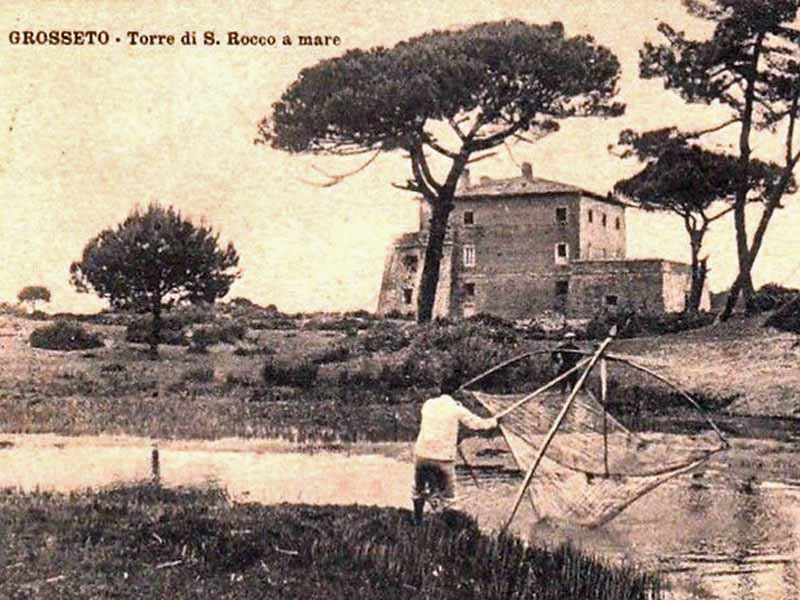 Un'immagine degli anni '20 del secolo scorso del Forte San Rocco (foto da Maremma, un tuffo nel passato)
