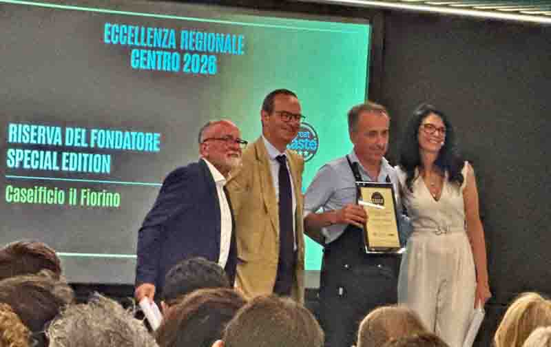 La premiazione a Bergamo con Simone Sargentoni