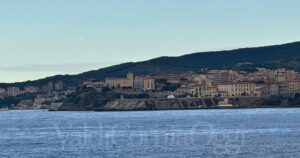 Una veduta di Piombino dal mare