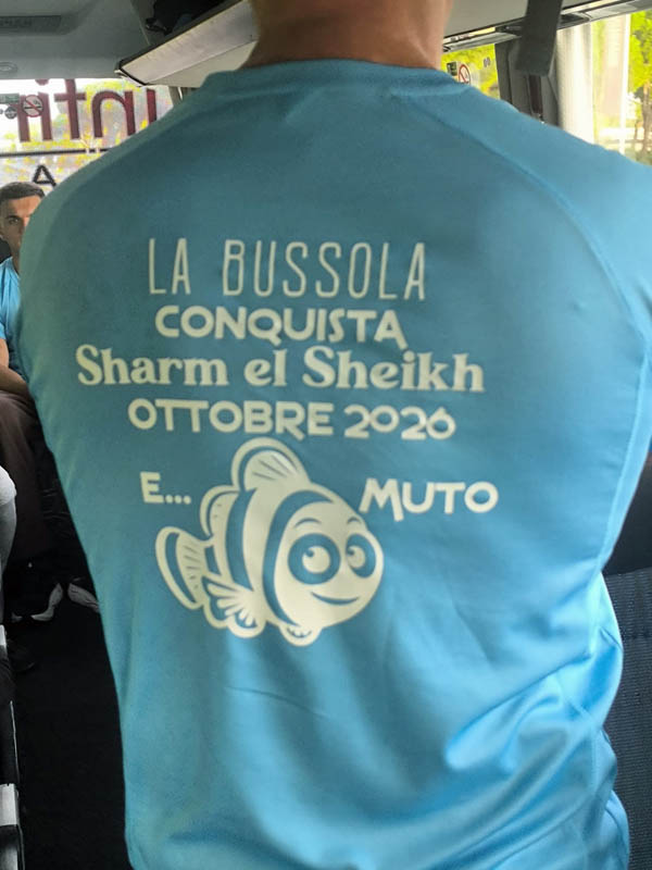 La maglietta ufficiale del viaggio a Sharm