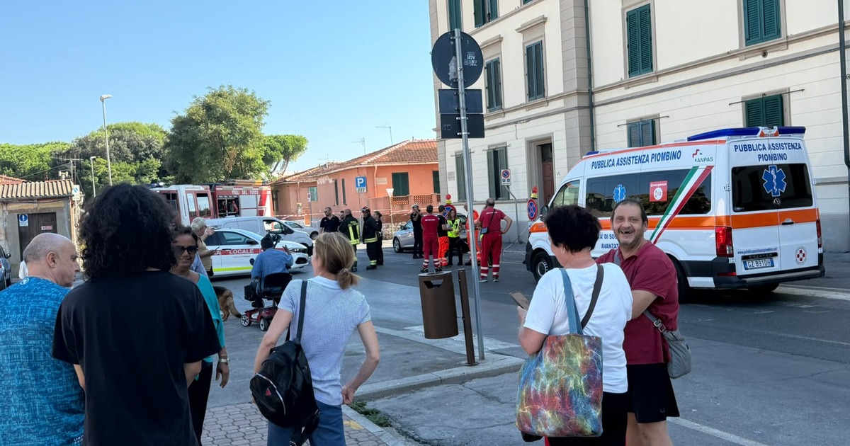 I residenti fuori dalle case
