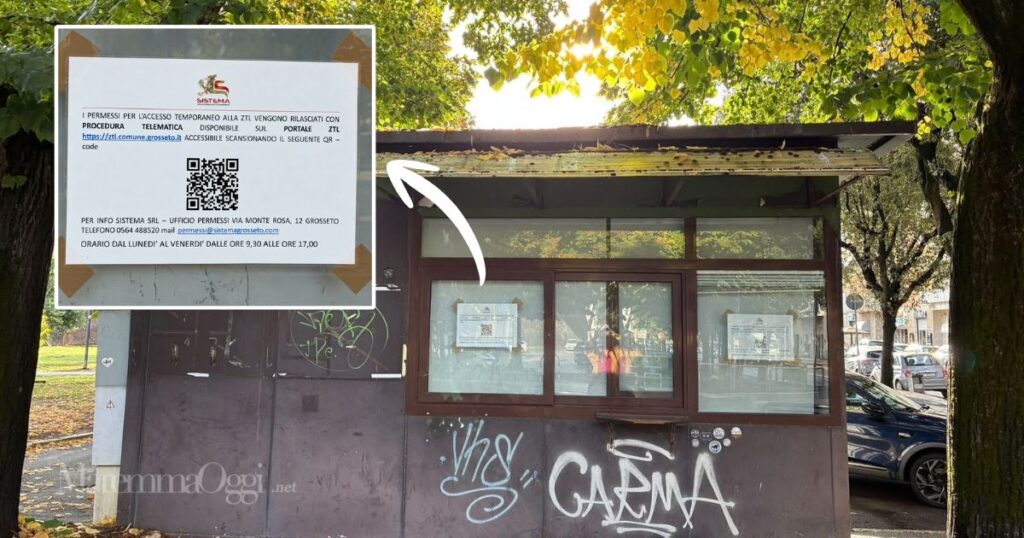 Il gabbiotto per i permessi Ztl a porta Corsica chiuso e il cartello affisso sul vetro