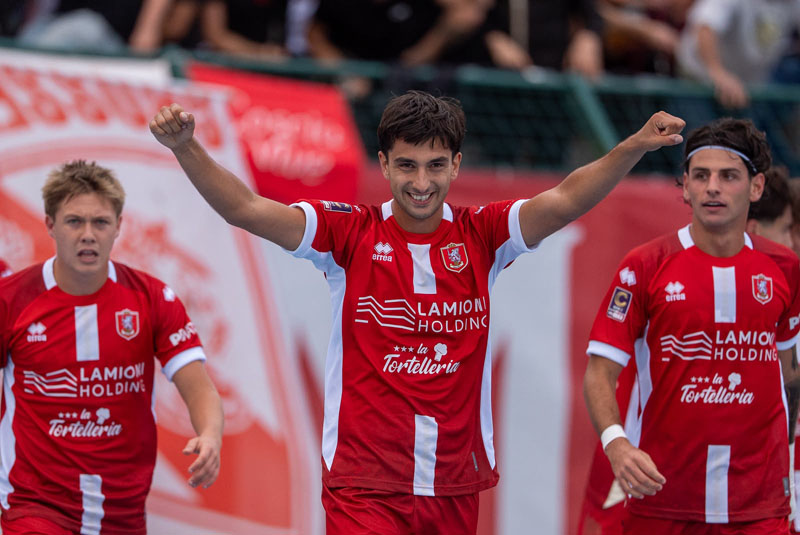 Gori festeggia dopo la rete del 2-0 (foto Aldo Giuliani per MaremmaOggi)