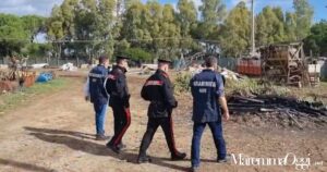 L'intervento dei carabinieri per i rifiuti bruciati a Marina di Grosseto