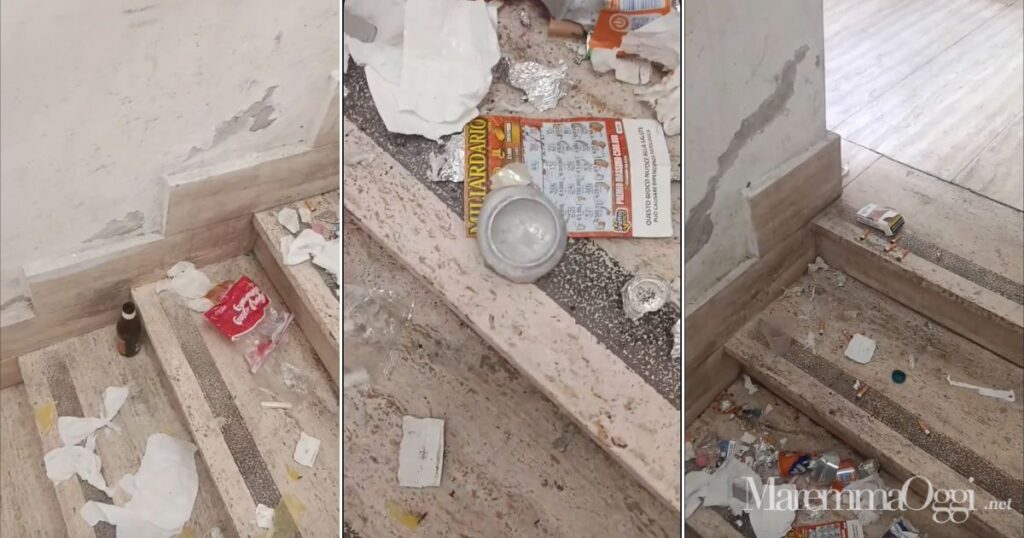 La sporcizia sulle scale del palazzo in via Oberdan